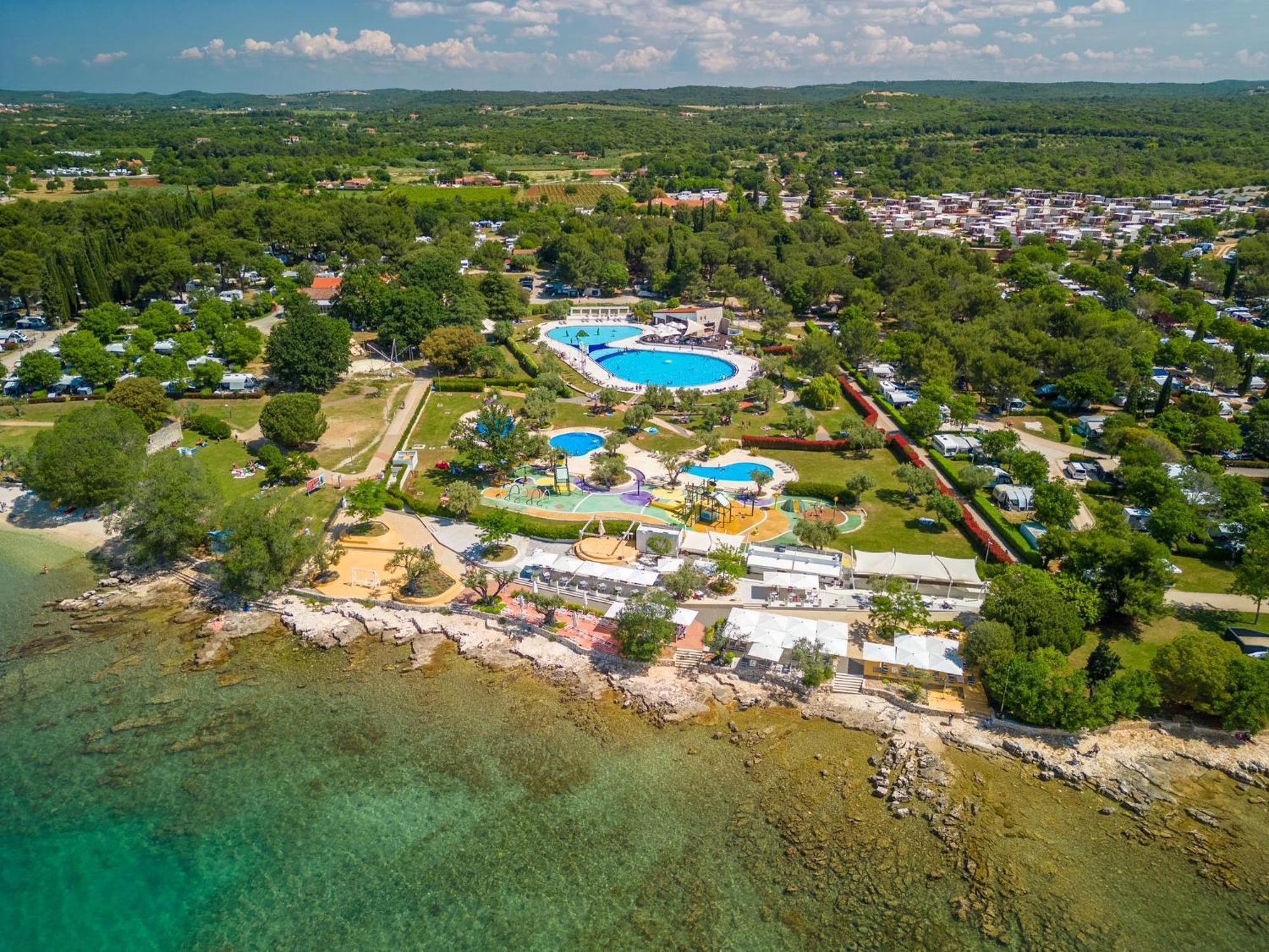 Eurocamp Tents At Campsite Polari Rovinj Exteriör bild